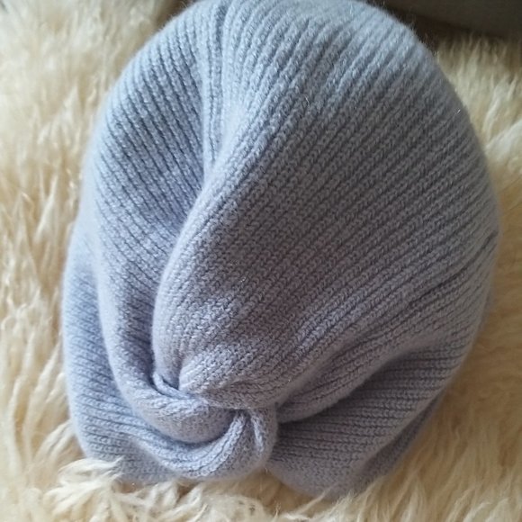 Aritiza Auxiliary Beanie 88% Cashmere in Light Blue - NWTags - Picture 9 of 16
